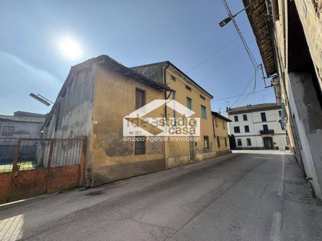 Casa in vendita a Cumignano Sul Naviglio, Lombardia