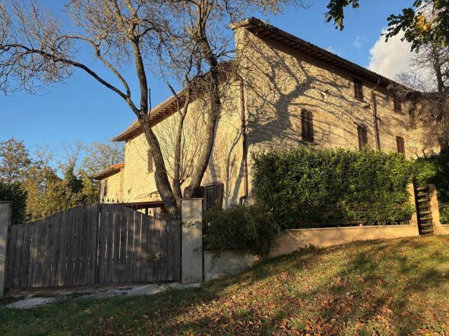 Casa in vendita a Nocera Umbra, Umbria