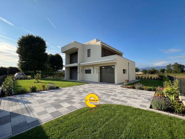 Casa in vendita a Castione, Loria