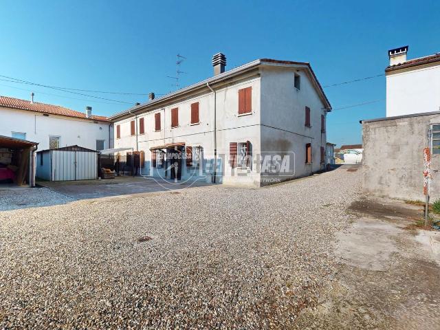 Casa in vendita a Bassa Reggiana, Re