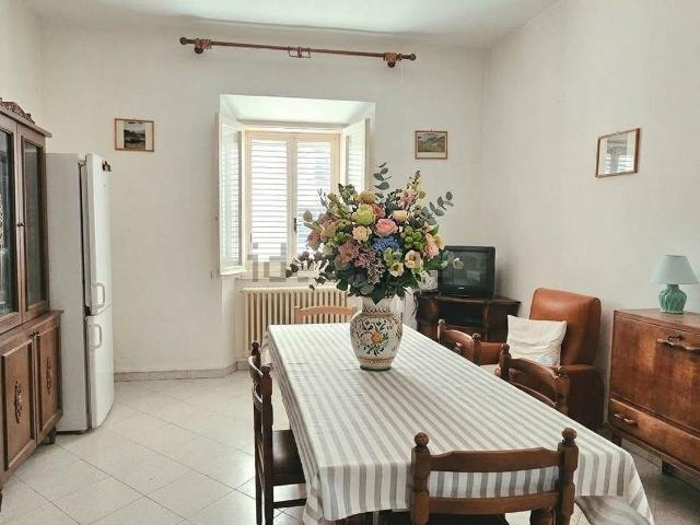 Casa in vendita a Piano di Rocchetta, Genga