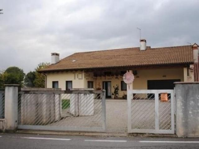 Casa in vendita a Rossano Veneto, Veneto