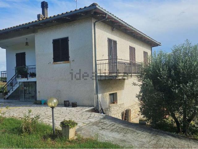 Casa in vendita a Lucignano, Toscana