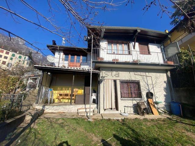 Casa in vendita a Valsolda, Lombardia