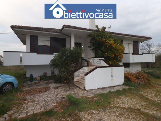 Casa in vendita a Unione dei Comuni della Val Vibrata, Sant'egidioalla Vibrata