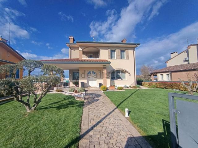 Casa in vendita a Roveredo di Guà, Verona