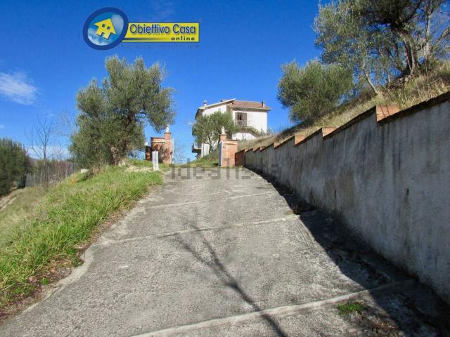 Casa in vendita a Montorio Al Vomano, Abruzzo