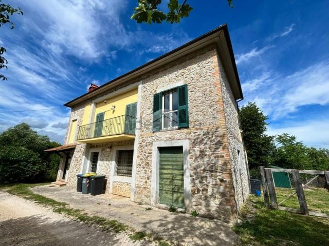 Casa in vendita a Calvi Dell'umbria, Umbria