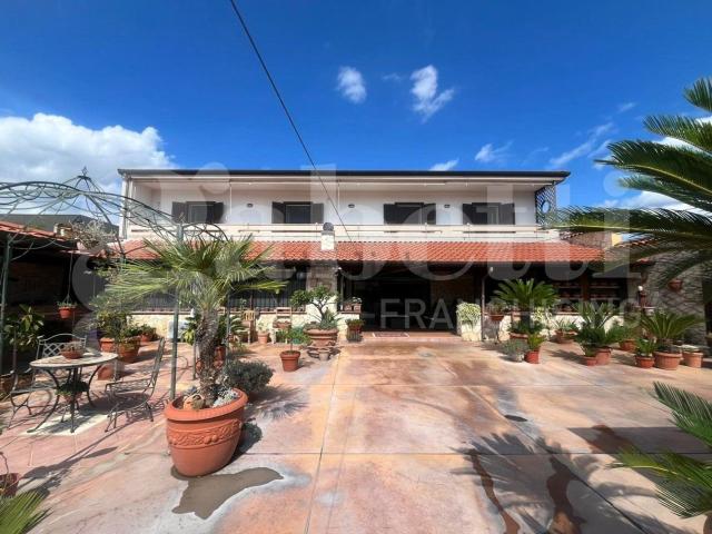 Casa in vendita a Capua, Campania