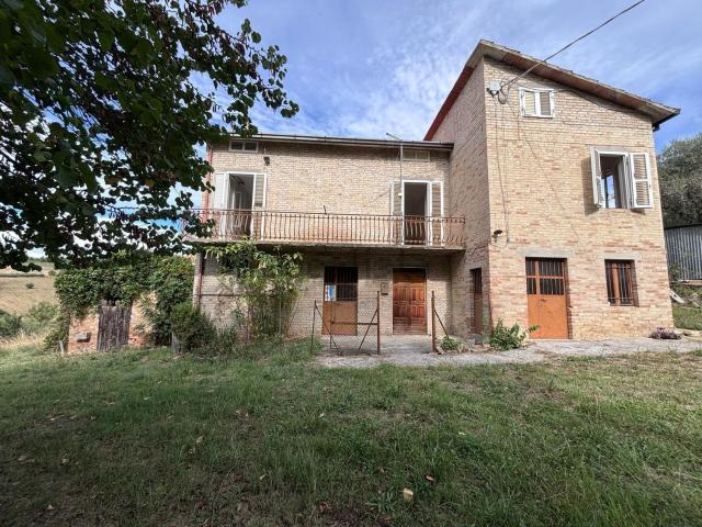 Casa in vendita a Colle Cerreto-San Severino, Rapagnano