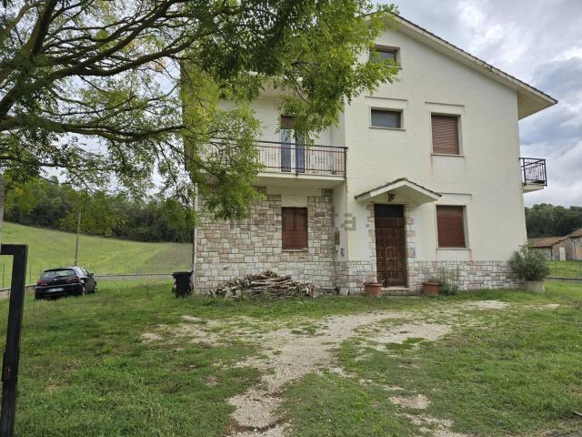 Casa in vendita a Stroncone, Umbria