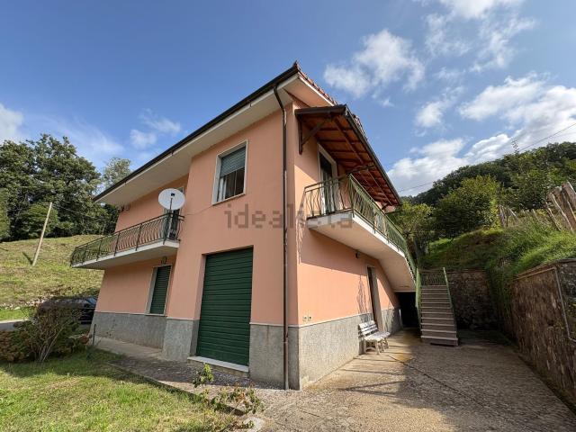 Casa in vendita a Varese Ligure, Liguria