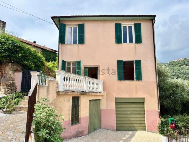 Casa in vendita a Chiusavecchia, Liguria