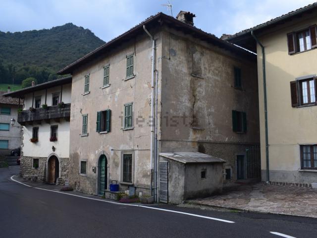Casa in vendita a Comunità Montana della Valle Brembana, Serina