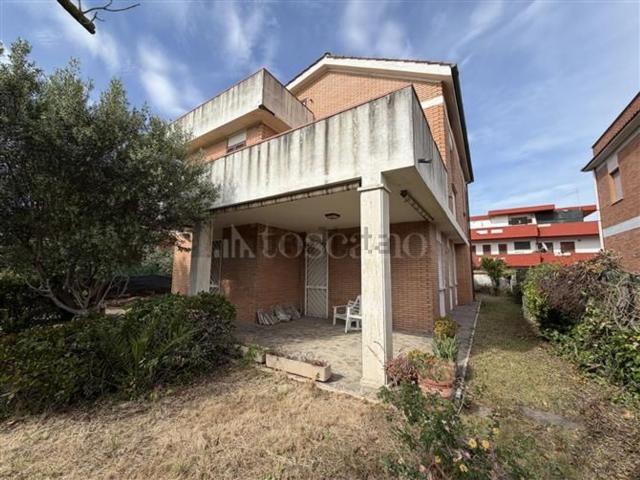 Casa in vendita a Marina di Tor San Lorenzo, Roma Capitale
