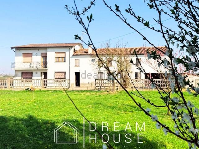 Casa in vendita a Bergantino, Veneto