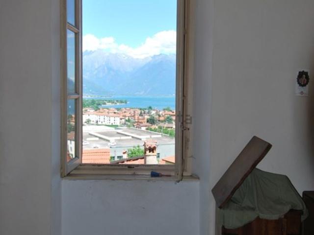 Casa in vendita a Dongo, Lombardia