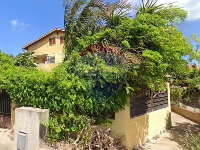Casa in vendita a La Maddalena, Capoterra