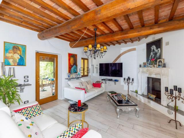 Casa in vendita a Vigliano, Scandicci