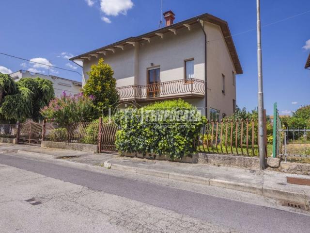 Casa in vendita a Marche, Macerata