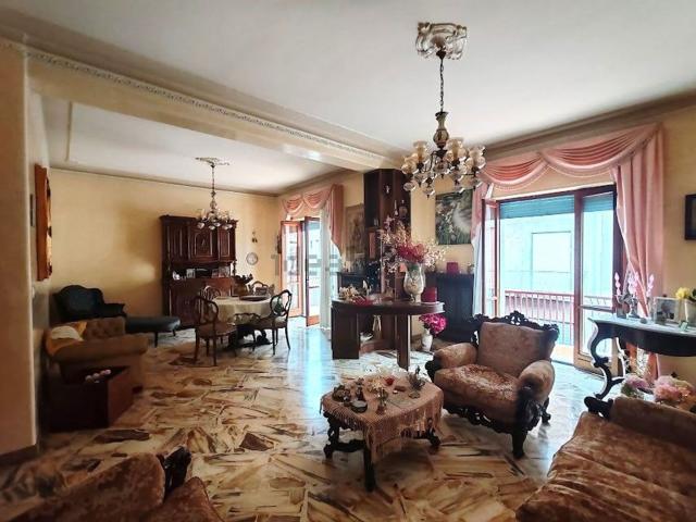 Casa in vendita a Giarre, Sicilia