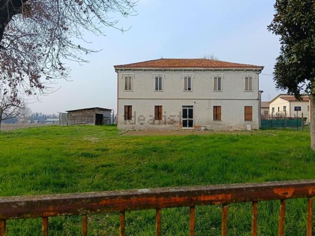Casa in vendita a Legnago, Veneto