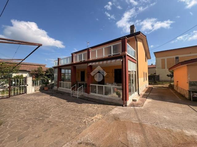 Casa in vendita a Valle Mazzone, Roma Capitale