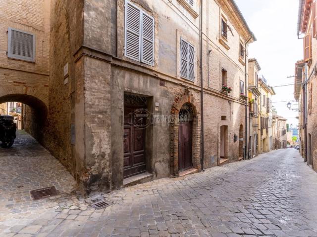Casa in vendita a Contrada Celeste, Marche