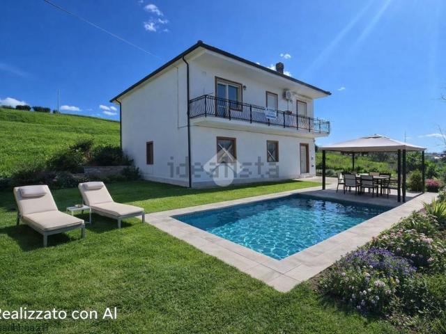 Casa in vendita a Luzzi, Cosenza