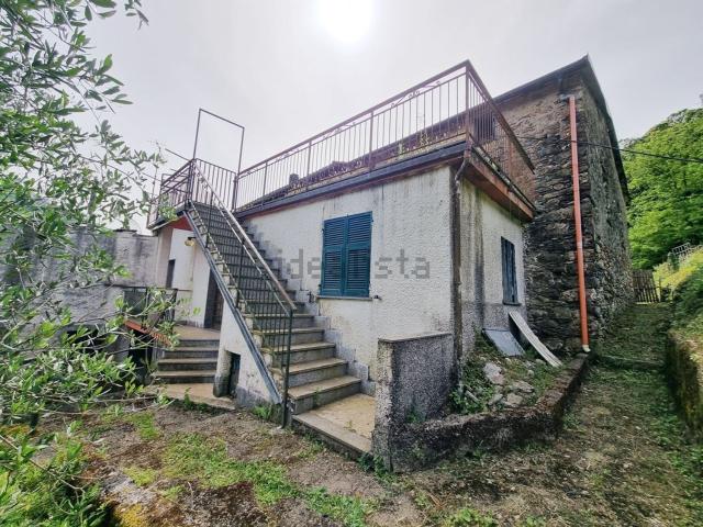 Casa in vendita a Lumarzo