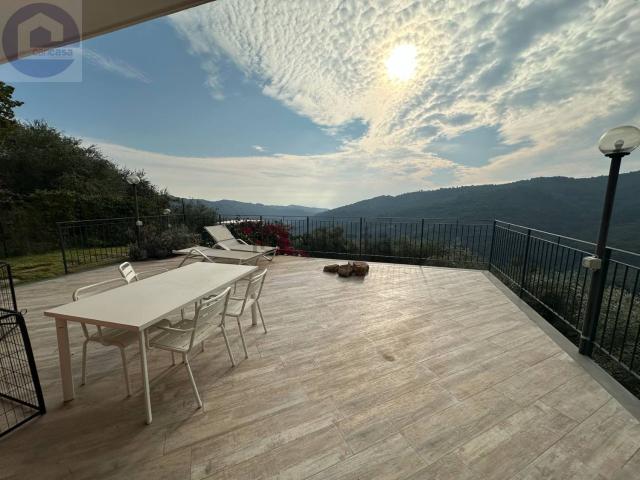 Casa in vendita a Pietrabruna, Provincia di Imperia