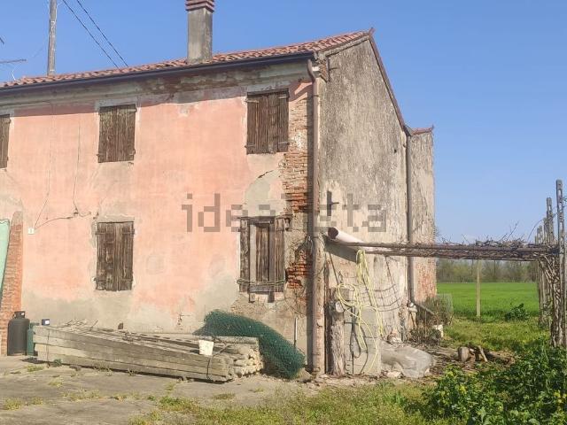 Casa in vendita a Roverchiara, Veneto