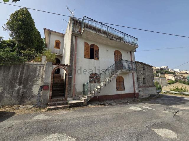 Casa in vendita a Basicò, Sicilia