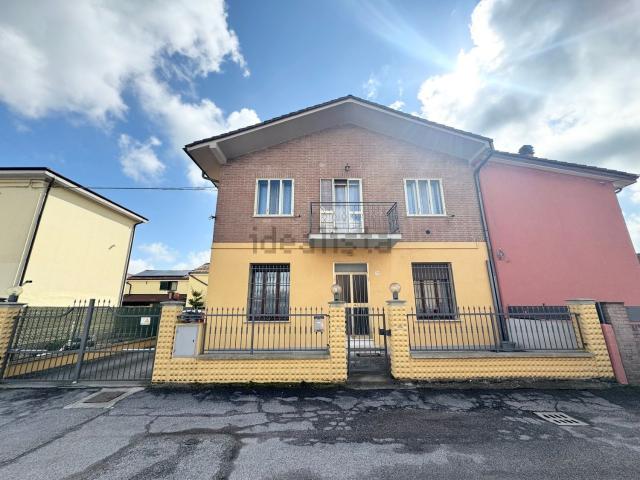 Casa in vendita a Villaggio Satellite, Ferrara