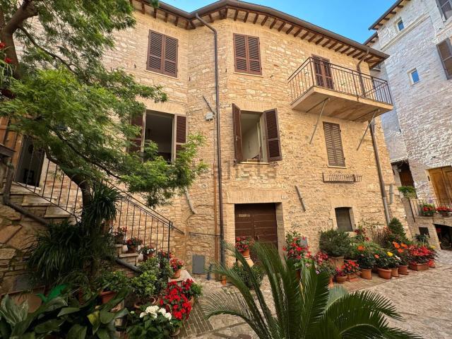 Casa in vendita a Spello, Umbria