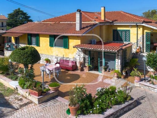 Casa in vendita a Fontana Vazza, Roma Capitale