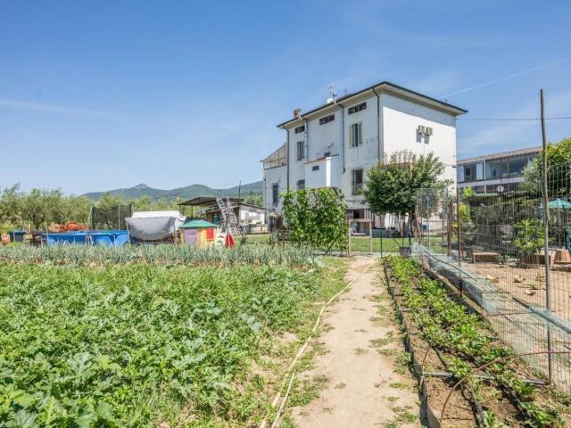 Casa in vendita a Oltrera, Pontedera