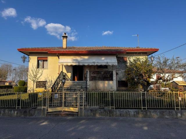 Casa in vendita a Este, Veneto