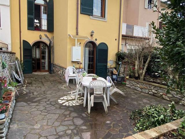 Casa in vendita a San Paolo, Prato