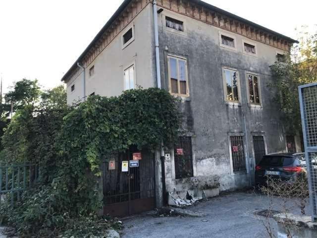 Casa in vendita a Vicenza, Veneto