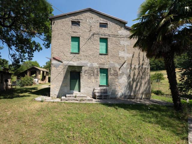 Casa in vendita a Varano De' Melegari, Reggio Emilia