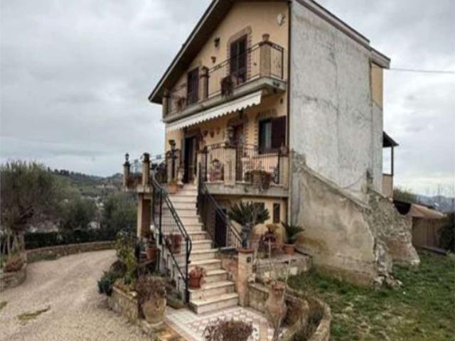 Casa in vendita a Penna Sant'andrea, Abruzzo