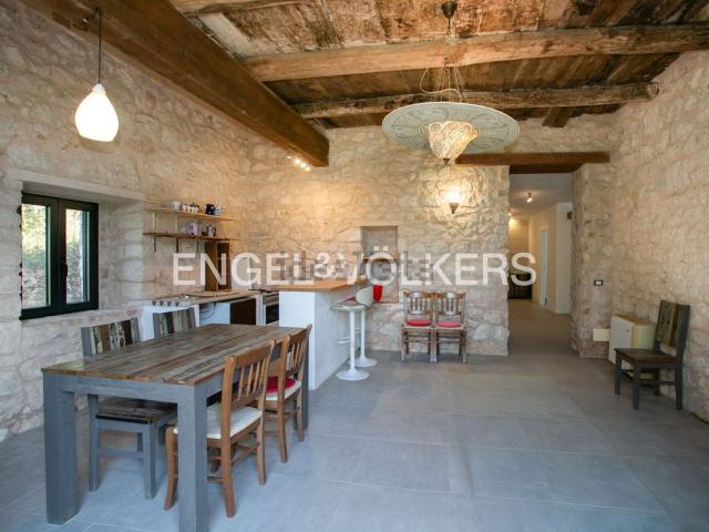 Casa in vendita a Lenola, Lazio