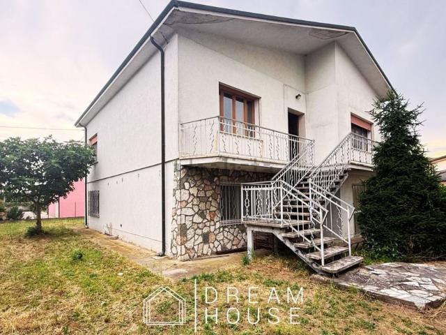 Casa in vendita a Castagnaro, Veneto