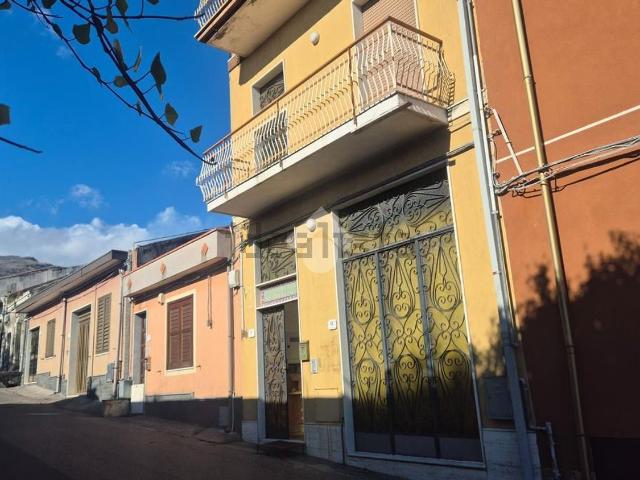 Casa in vendita a Zafferana Etnea, Sicilia