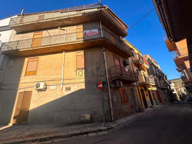 Casa in vendita a Cerda, Sicilia