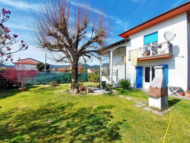 Casa in vendita a Brugnato, Liguria