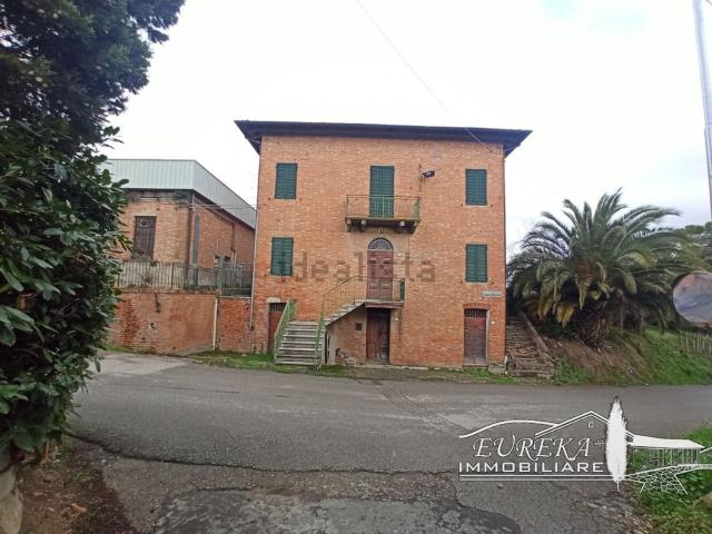 Casa in vendita a Petrignano, Gioiella