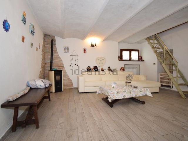 Casa in vendita a Cavour, Torino