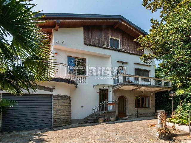Casa in vendita a Villa, Appiano Gentile
